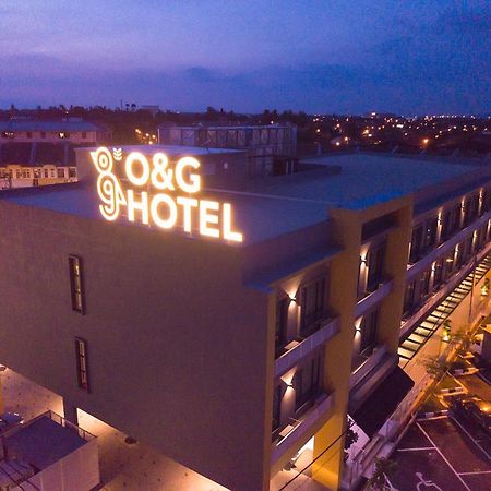O&G Hotel Parit Buntar Buitenkant foto