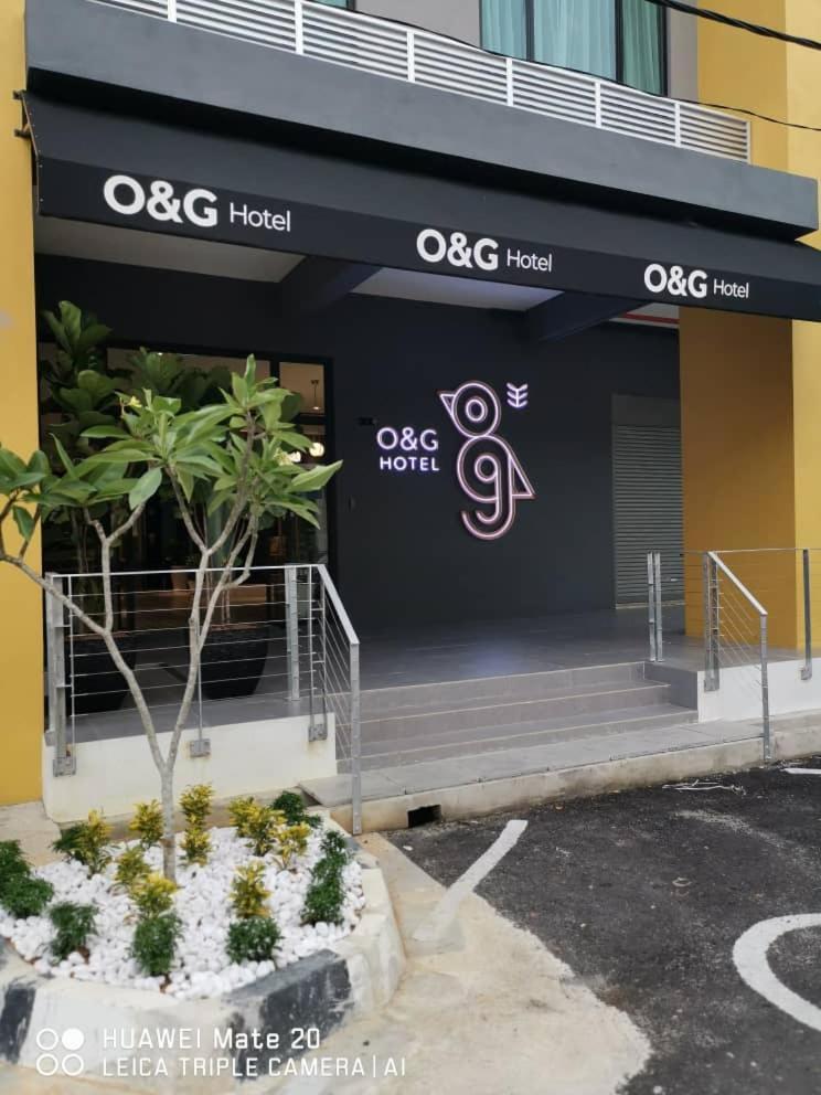 O&G Hotel Parit Buntar Buitenkant foto