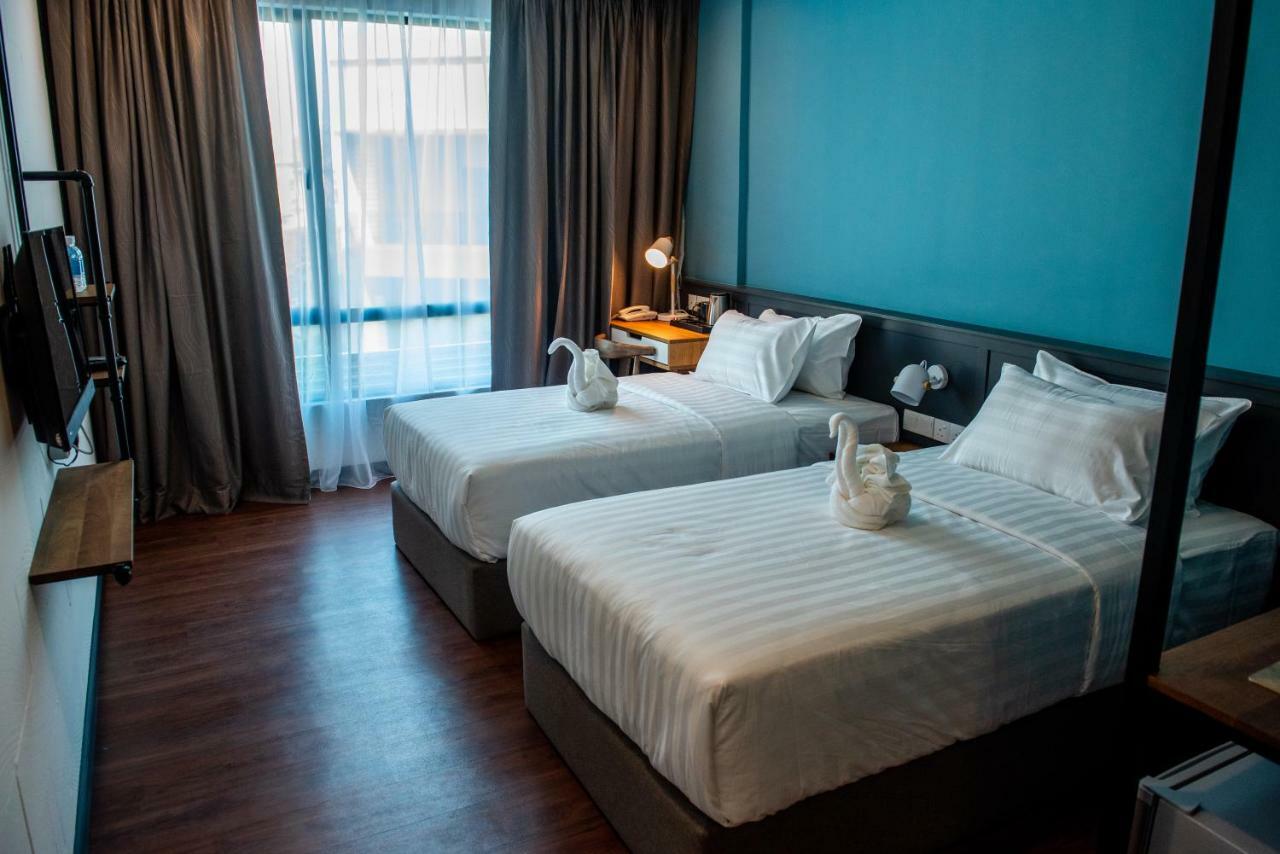 O&G Hotel Parit Buntar Buitenkant foto