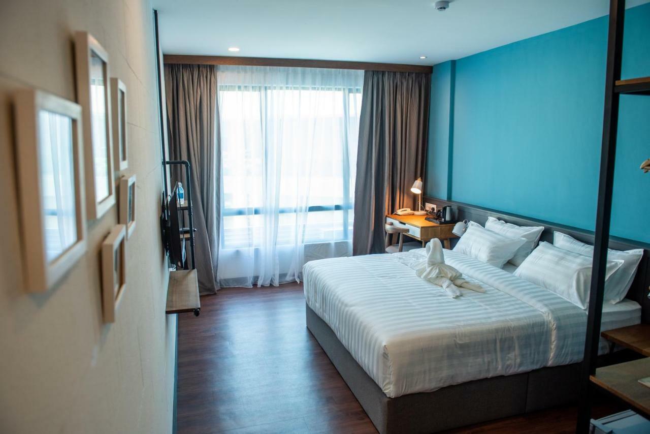 O&G Hotel Parit Buntar Buitenkant foto