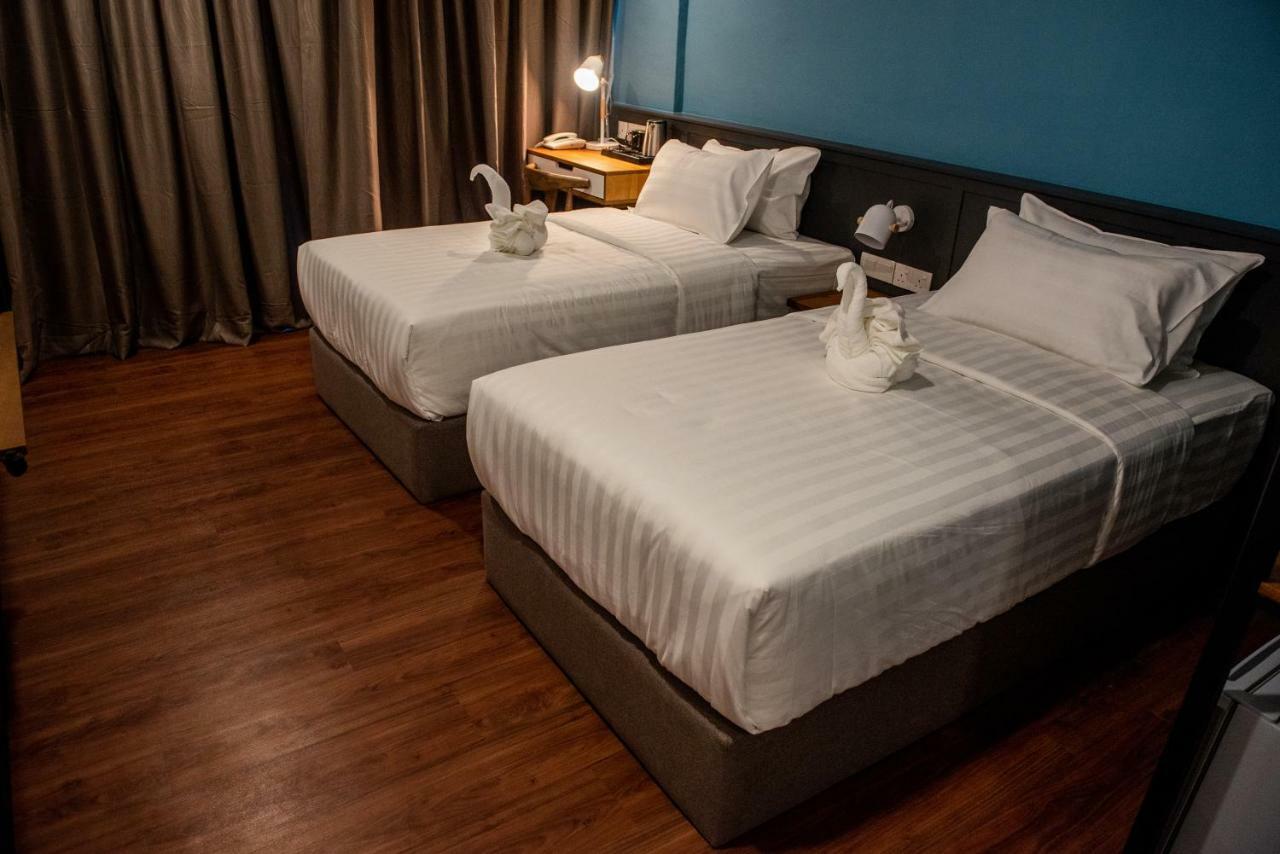 O&G Hotel Parit Buntar Buitenkant foto